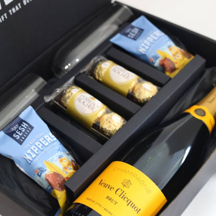Veuve-Champagne-Gift Hamper