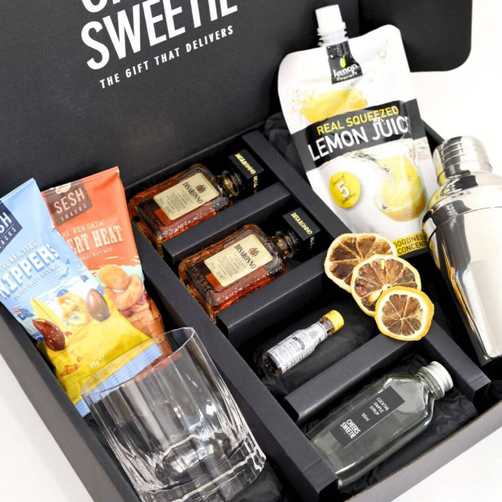 Amaretto Sour Cocktail Kit Hamper