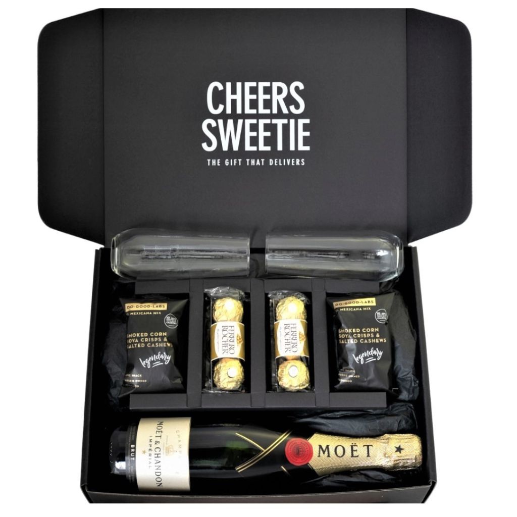 Moet Champagne Gift Hamper